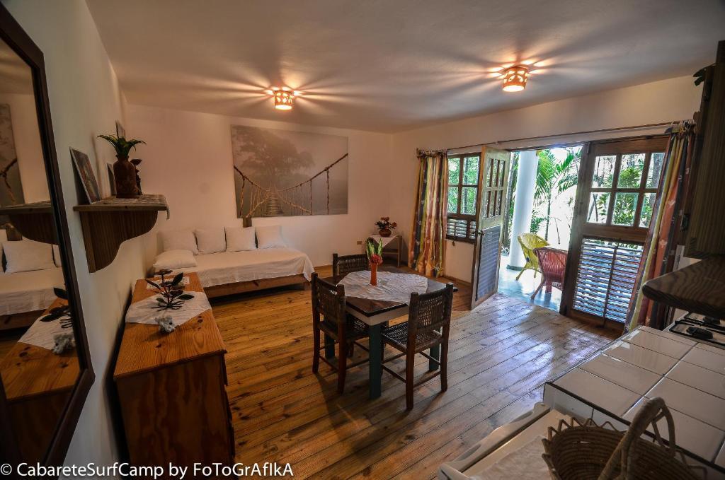 Готель Cabarete Surf Camp Екстер'єр фото